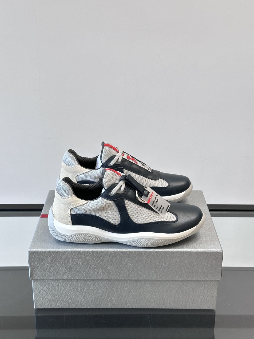 プラダ「Prada」メンズ スポーツ スニーカー