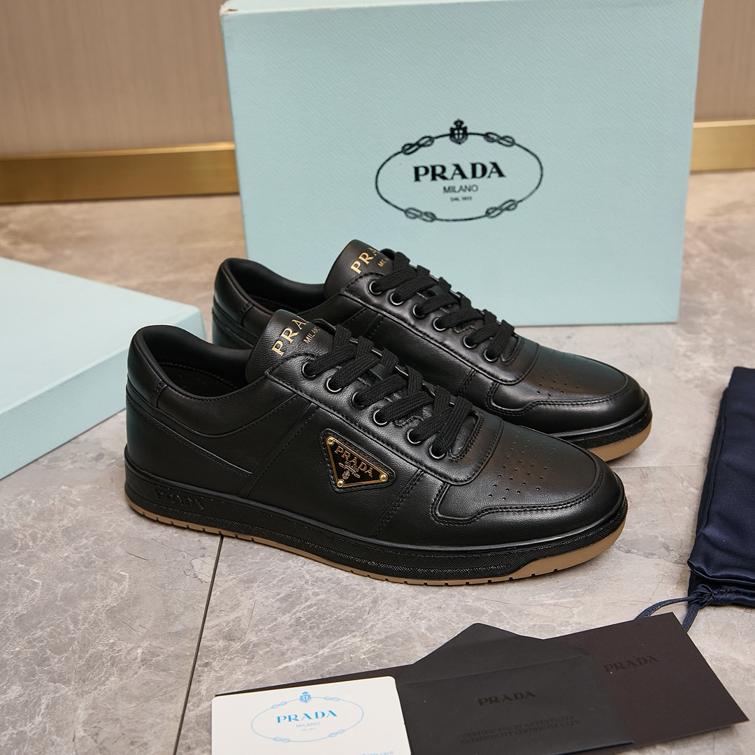 プラダ「Prada」メンズ レザー シューズ