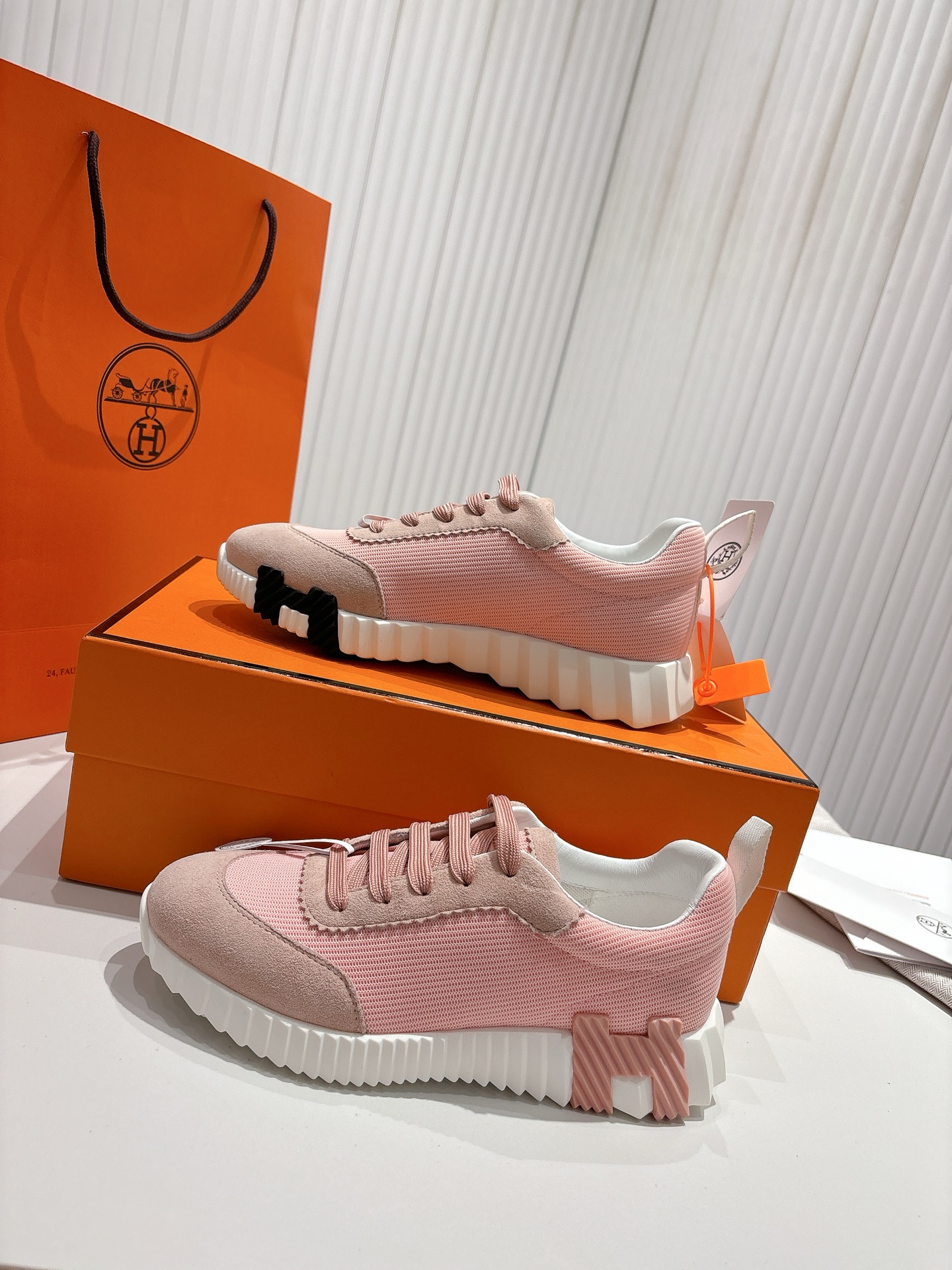 エルメス［Hermès］【カップルに大人気】 おしゃれなペアスニーカー 男女兼用