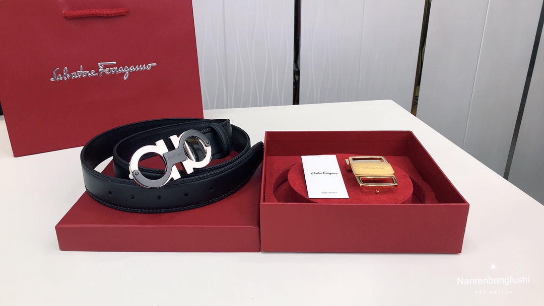 フェラガモ「Ferragamo」リバーシブルベルト「デュアルバックル」