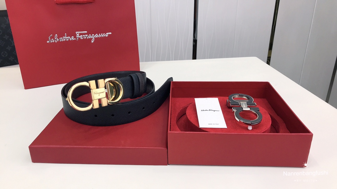 フェラガモ「Ferragamo」リバーシブルベルト「デュアルバックル」
