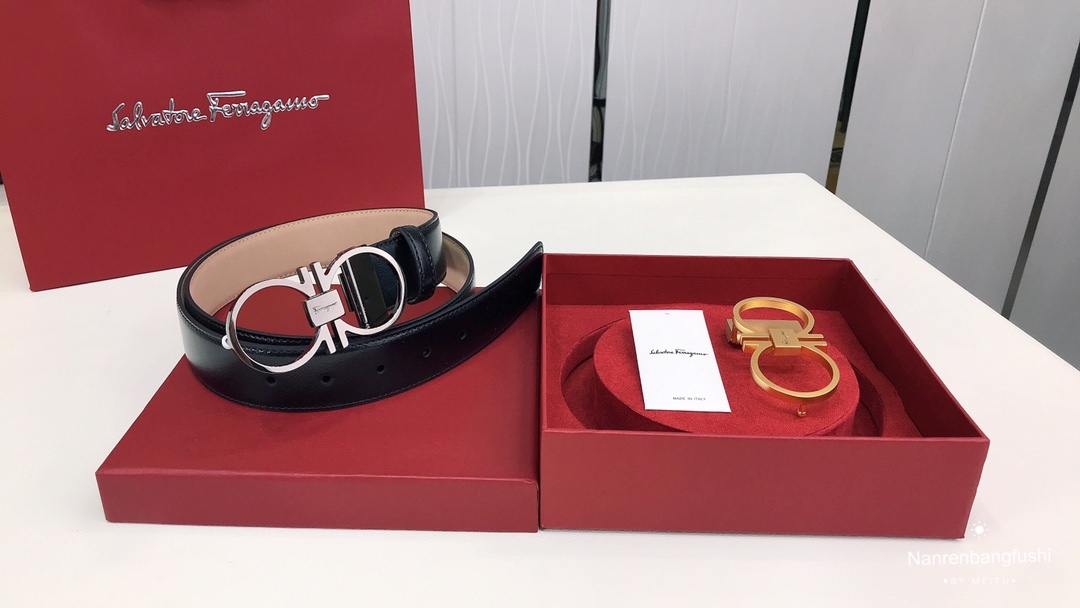 フェラガモ「Ferragamo」リバーシブルベルト「デュアルバックル」