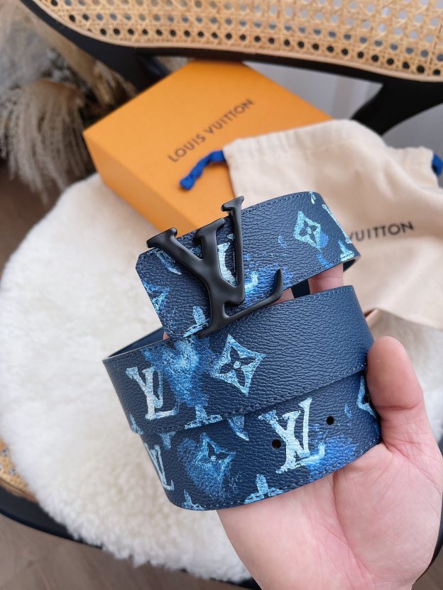 ルイ・ヴィトン「Louis Vuitton」ベルト･LV イニシャル 40MM