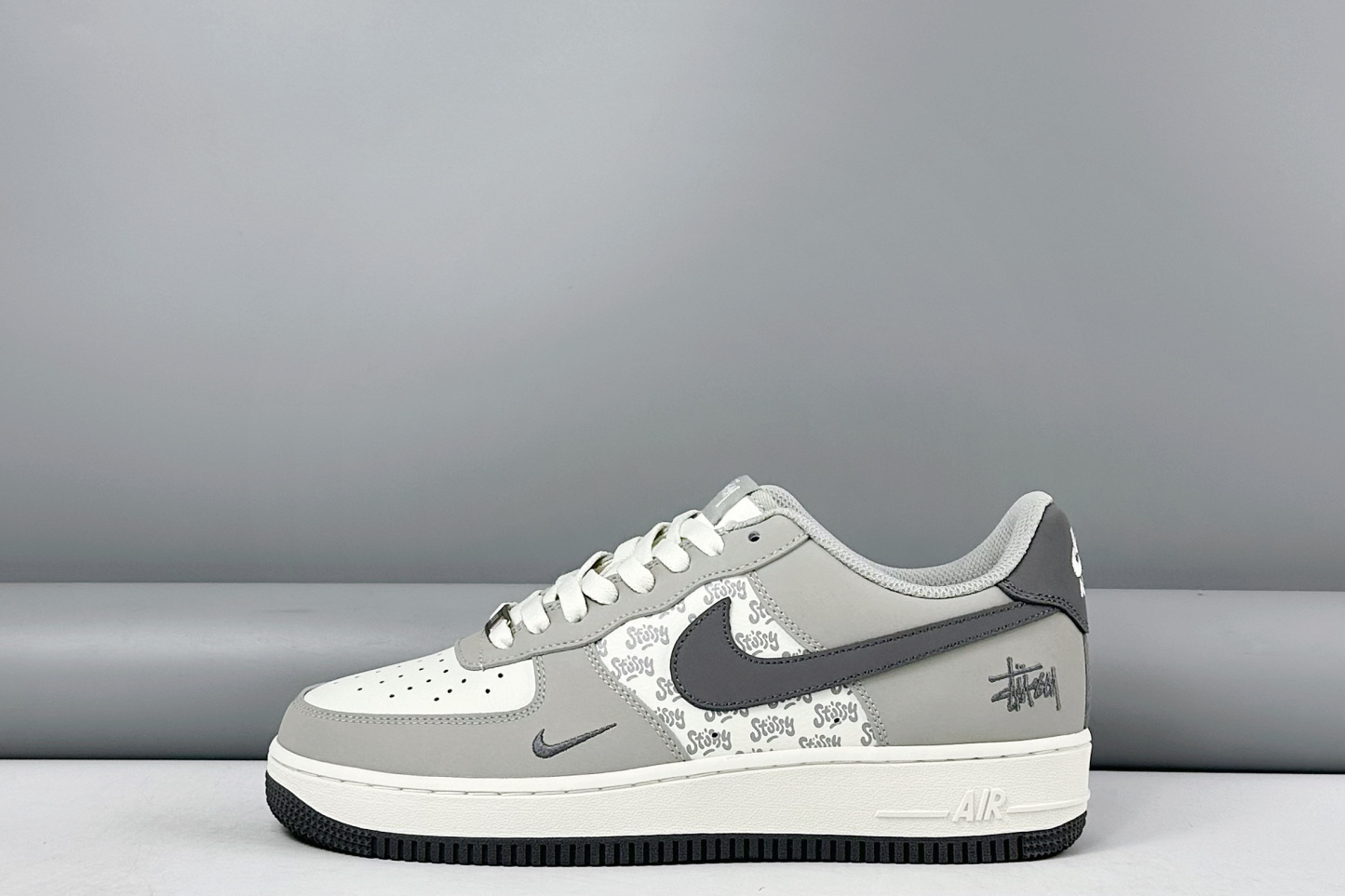 ナイキ「Nike」ク ロー カジュアルスニーカー