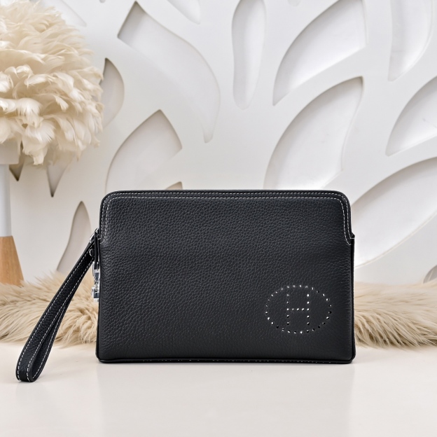 エルメス エヴリン ジップ レザー クラッチバッグ「Evelyne Clutch」