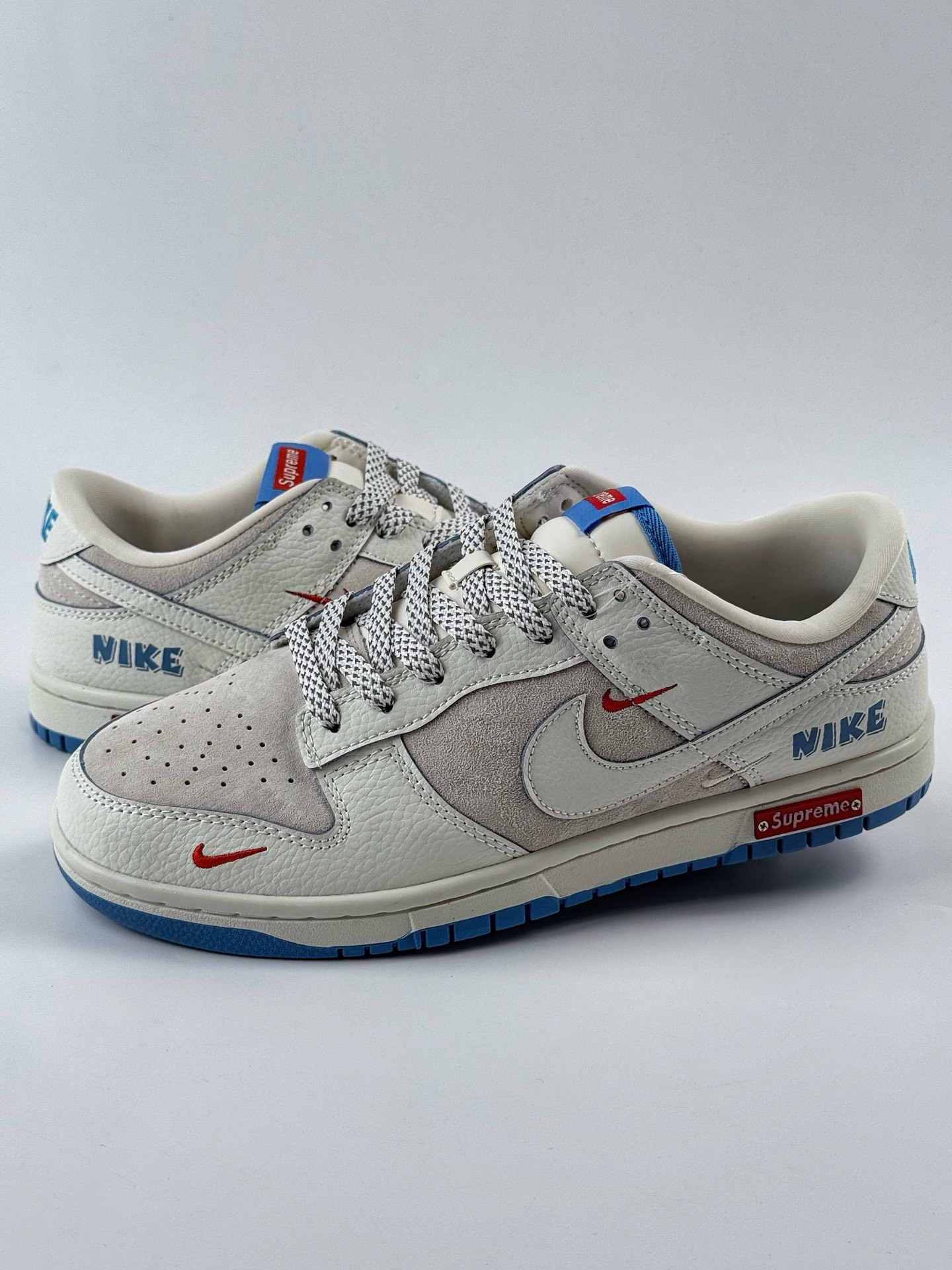 「コラボモデル」Supreme x Nike SB Dunk Low スニーカー