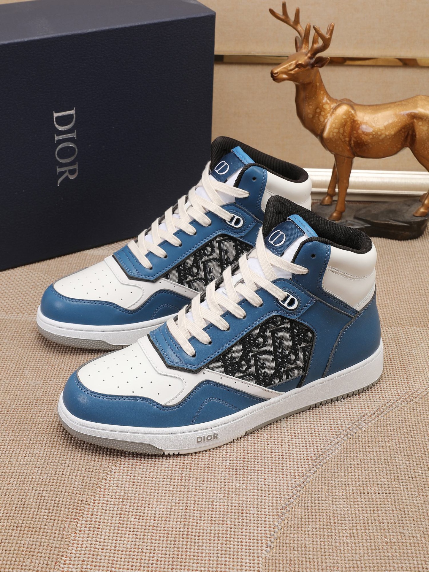 ディオール「Dior」Essentials B23 League ハイトップスニーカー