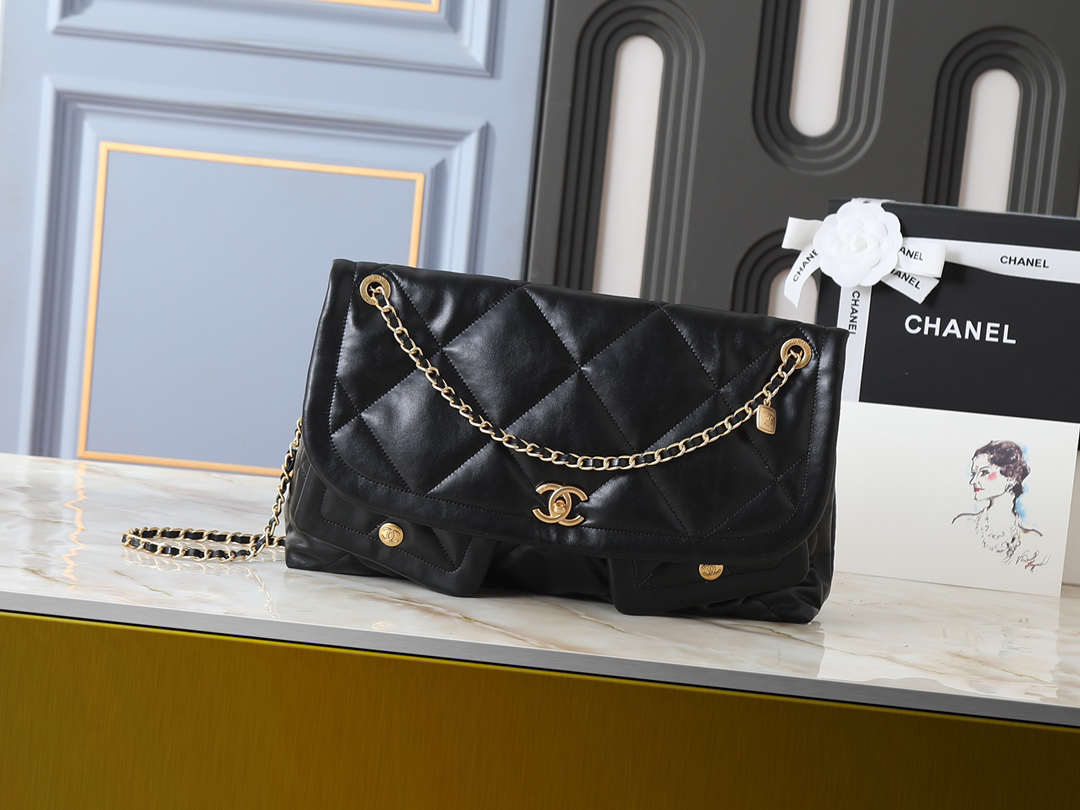 シャネル マキシ ハンドバッグ「Maxi Flap Bag」