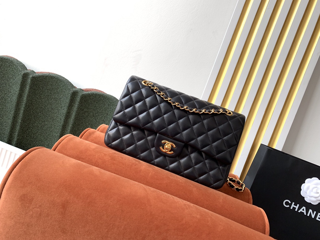 シャネル 11.12 クラシック ハンドバッグ「Flap Bag」