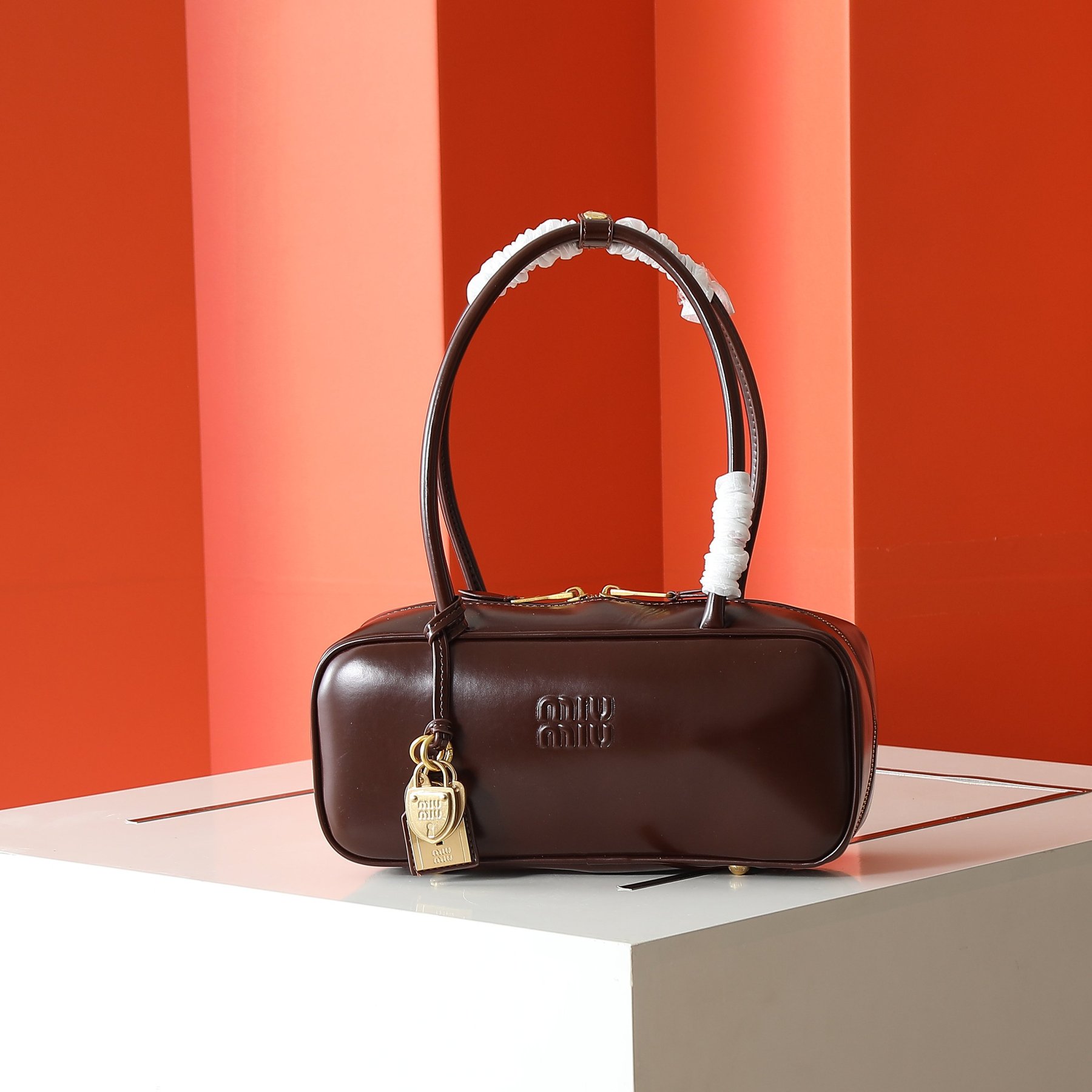 ミュウミュウ ボー レザー スモールバッグ「Beau Bag」