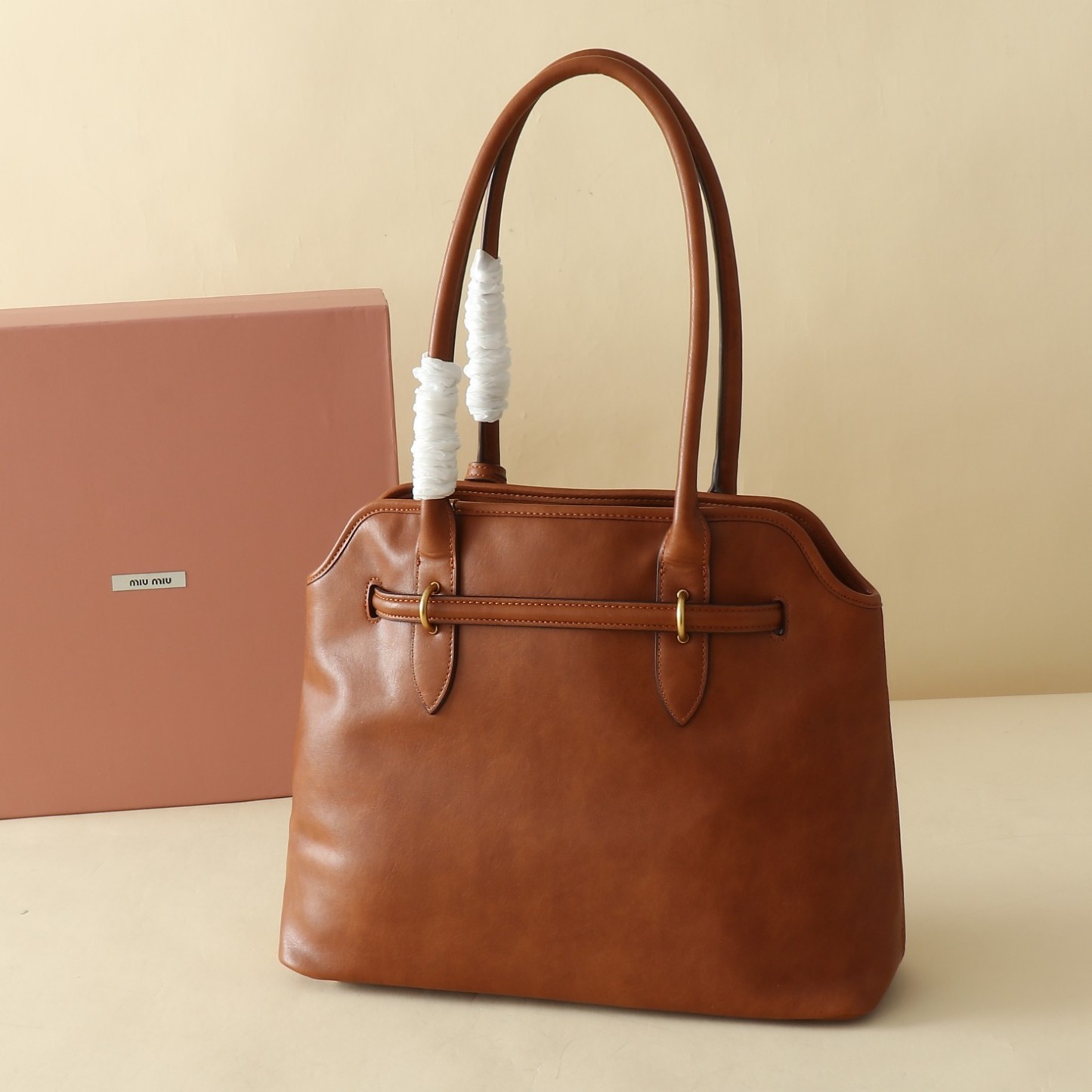 ミュウミュウ アバンチュール ナッパレザー トップハンドルバッグ「Aventure Bag」