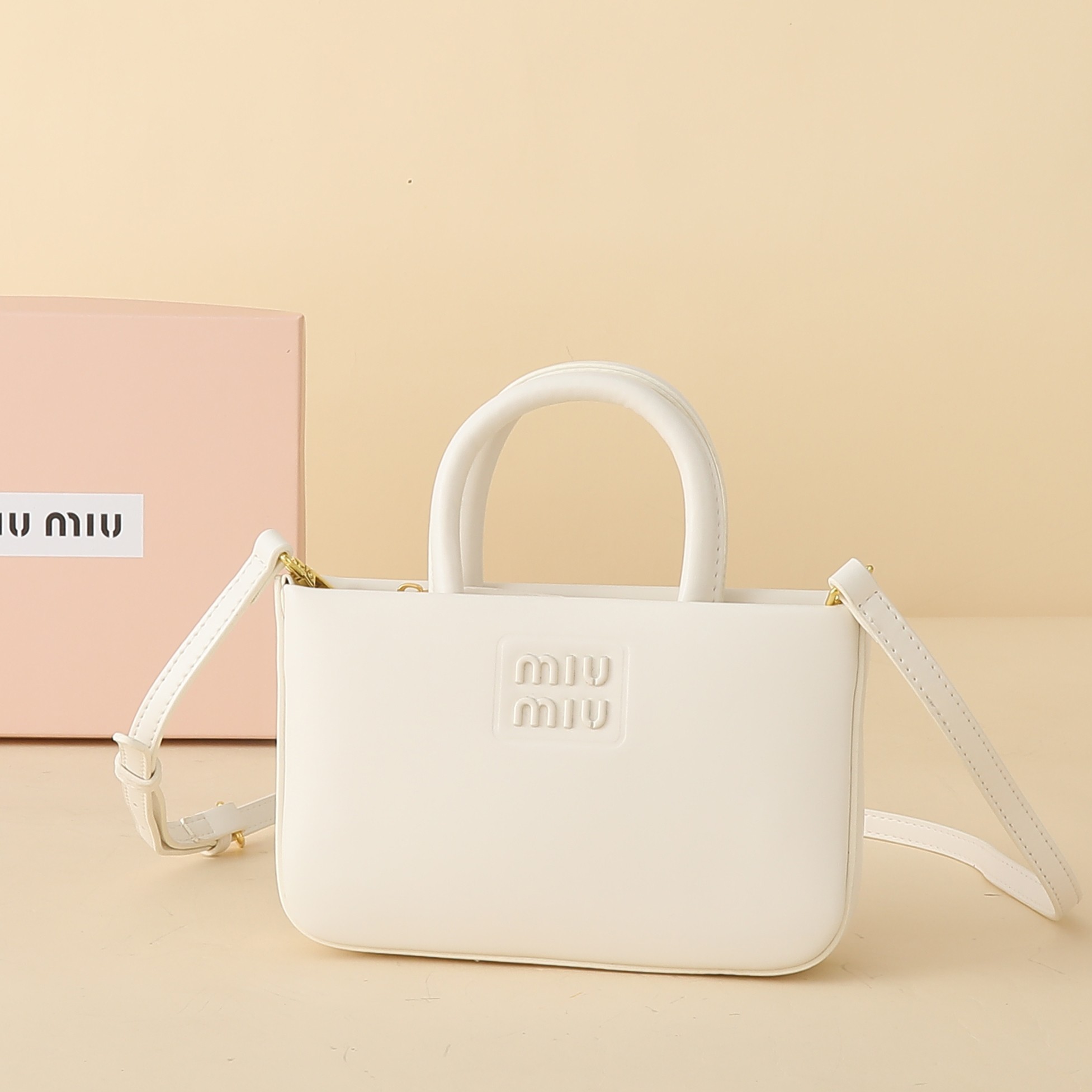 ミュウミュウ アルカディ トップハンドルバッグ「Arcadie Bag」