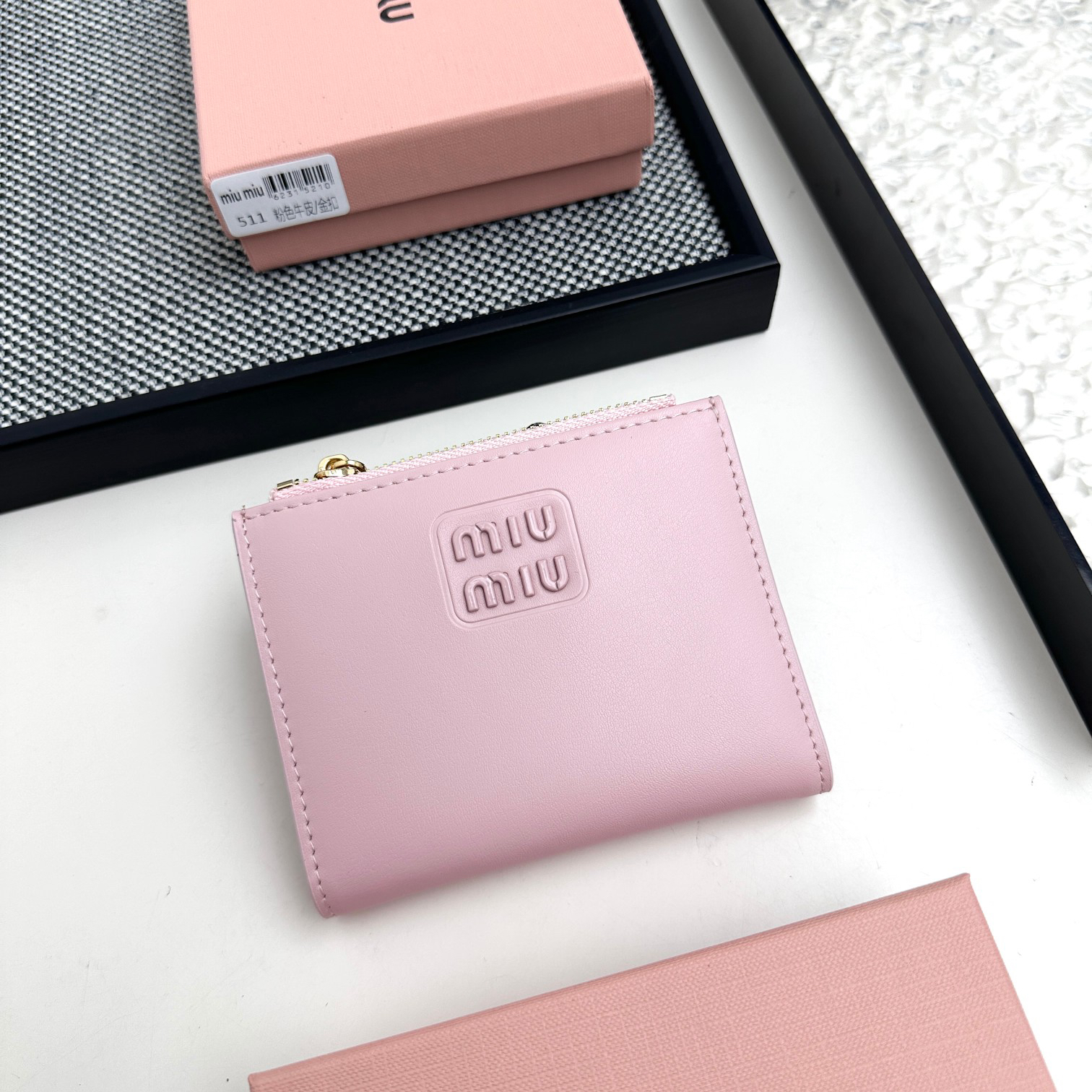 ミュウミュウ アルカディ レザー 財布「Arcadie Wallet」