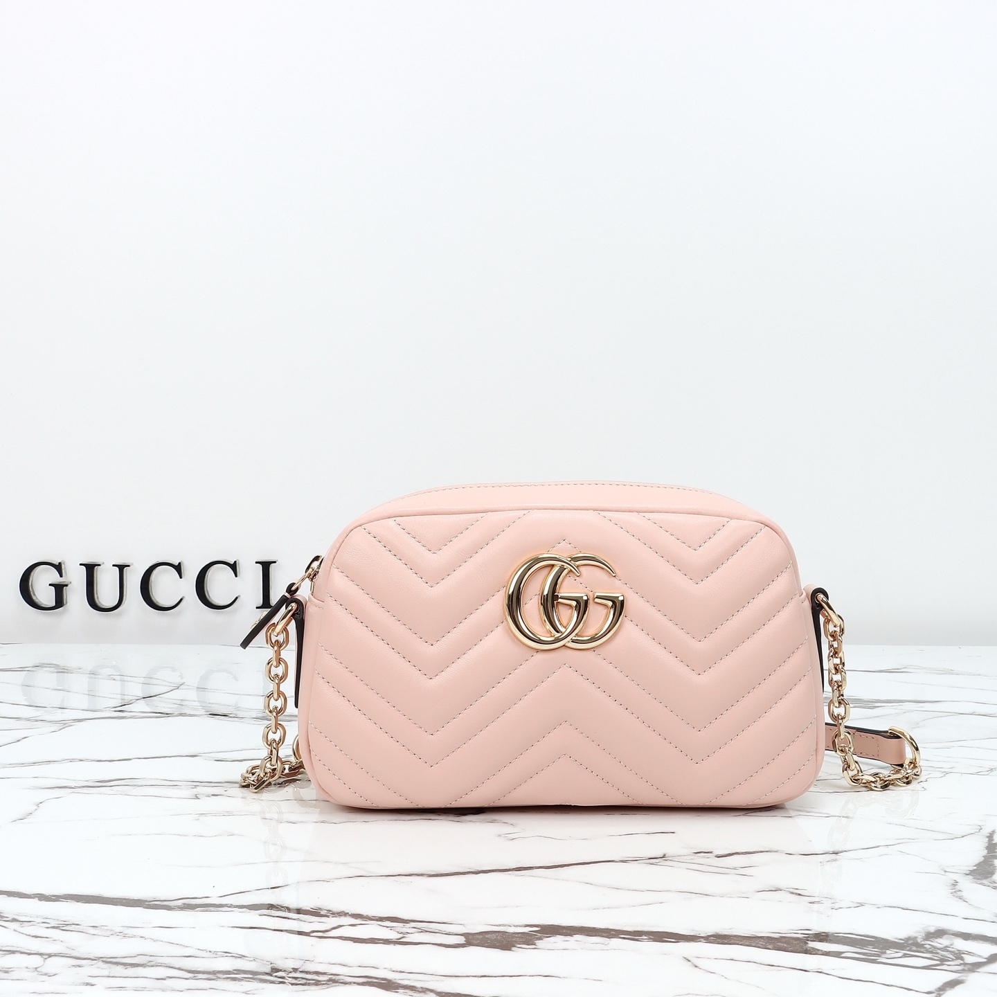 グッチ〔GGマーモント〕スモール カメラバッグ「GG Marmont Bag」