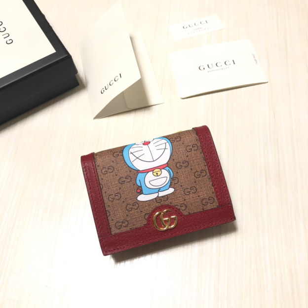 グッチ「Gucci」グッチ x ドラえもん「Doraemon」カードケース 「コイン＆紙幣入れ付き」