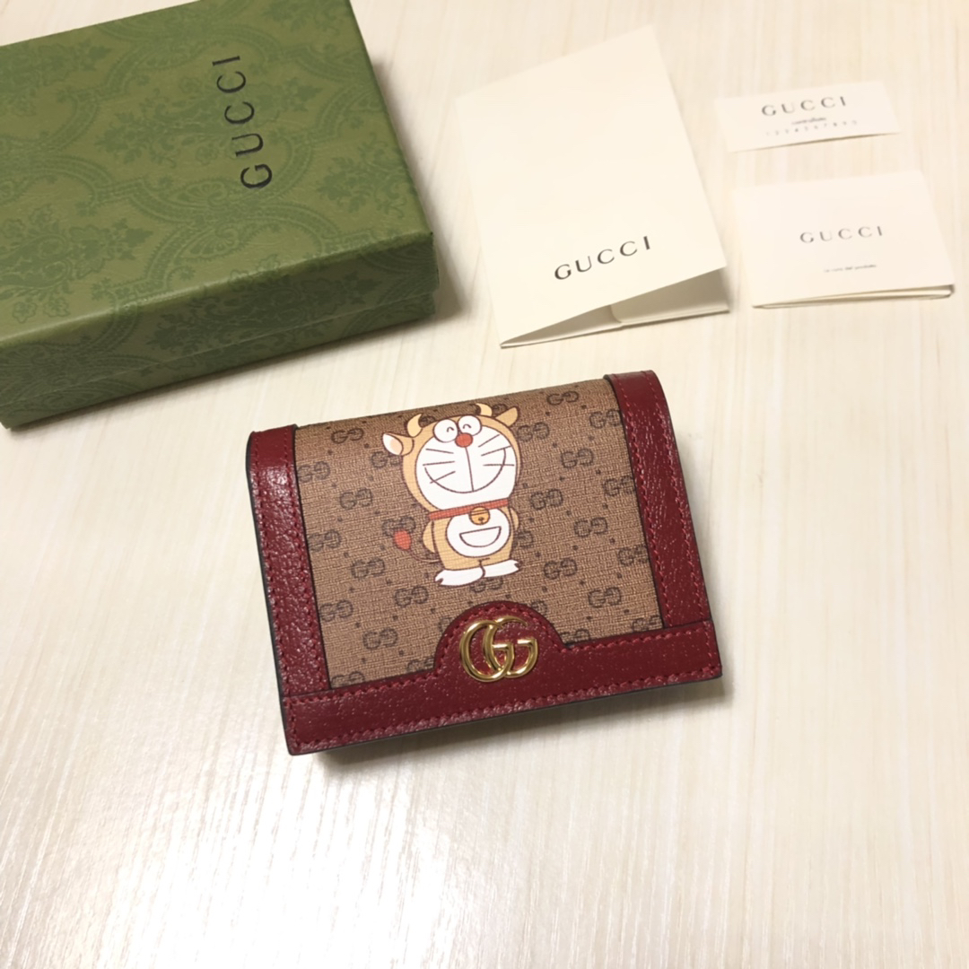 グッチ「Gucci」グッチ x ドラえもん「Doraemon」カードケース 「コイン＆紙幣入れ付き」