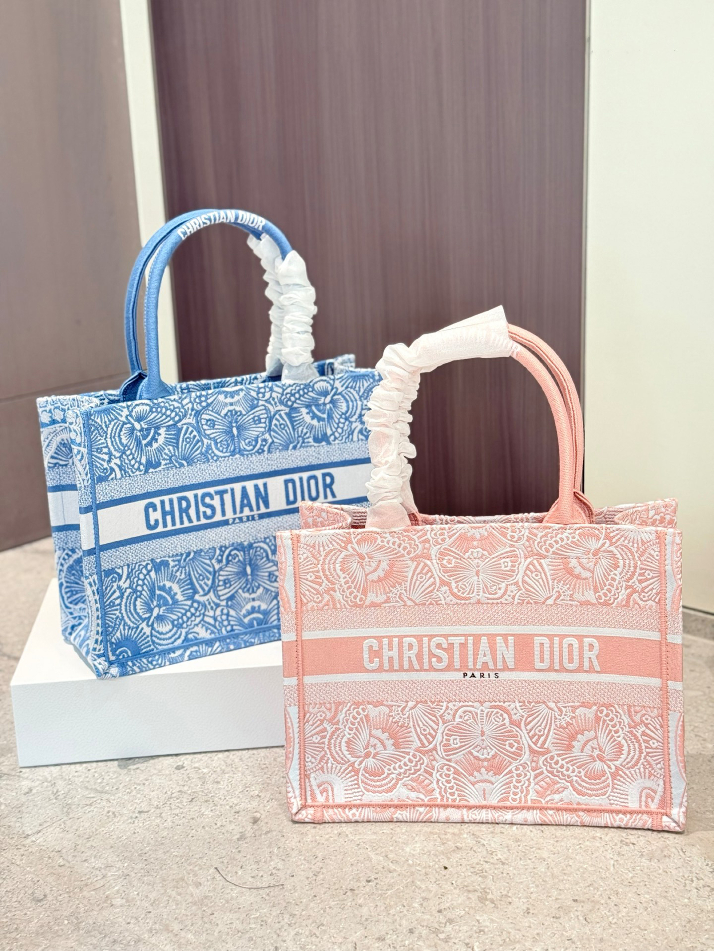 ディオール Dior Book Tote バッグ ミディアム