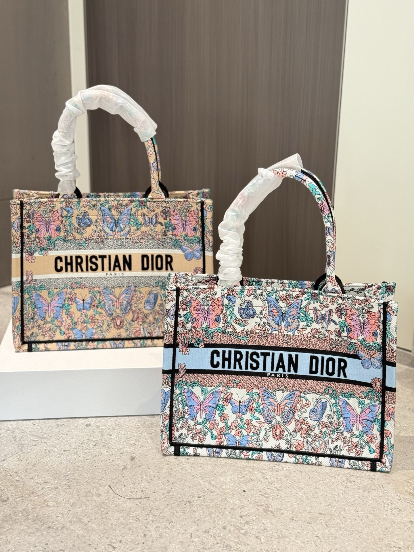 ディオール Dior Book Tote バッグ ミディアム