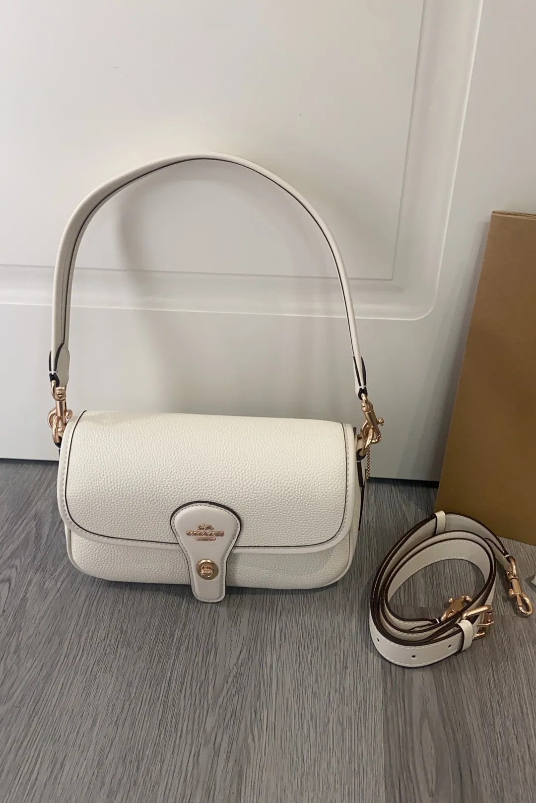 コーチ「Coach」Hadley クロスボディバッグ