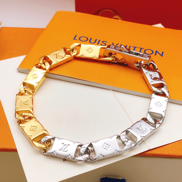 ルイ・ヴィトン シグネチャーチャームブレスレット