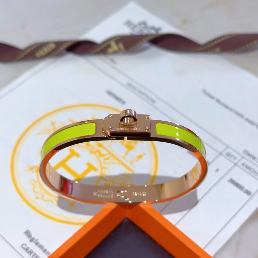 エルメス ブランドの象徴的なブレスレット