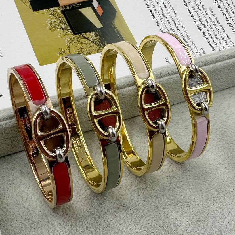 エルメス ブランドの象徴的なブレスレット