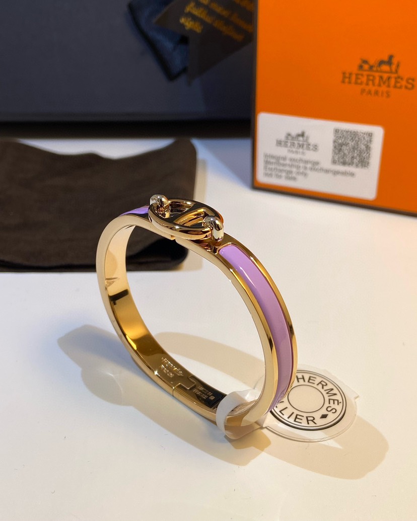 エルメス ブランドの象徴的なブレスレット