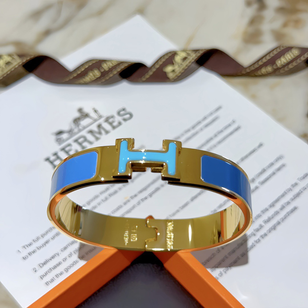 エルメス ブランドの象徴的なブレスレット