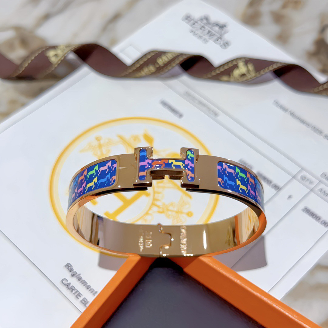 エルメス ブランドの象徴的なブレスレット