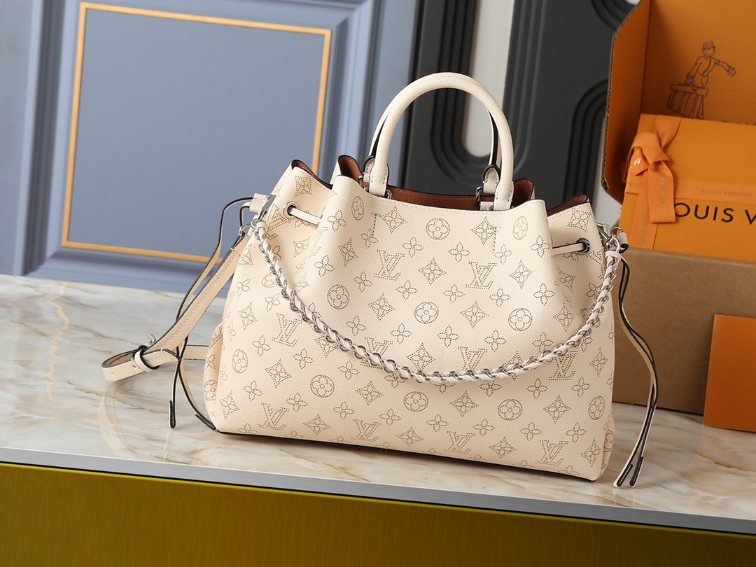 ルイ・ヴィトン ベラ･トート マヒナ 水筒包「Bella Tote」
