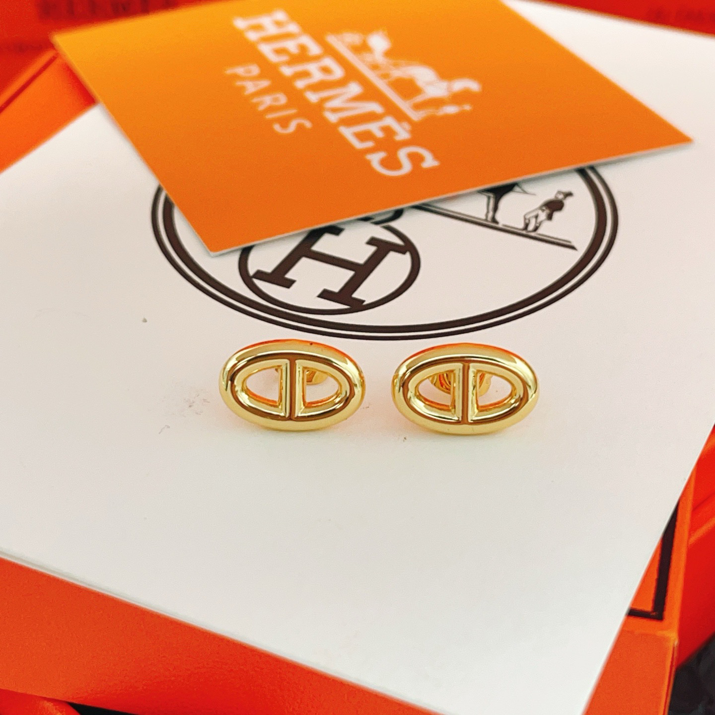 エルメス イヤリング、卓越した職人技の輝き