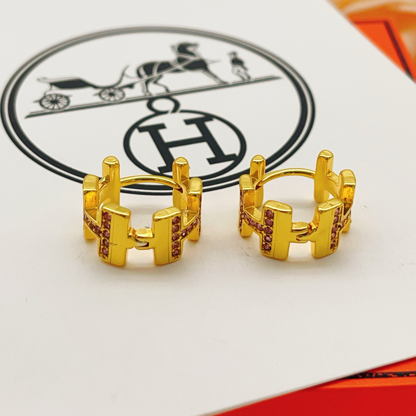 エルメス イヤリング、卓越した職人技の輝き