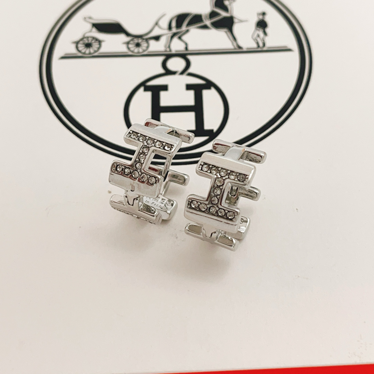 エルメス イヤリング、卓越した職人技の輝き