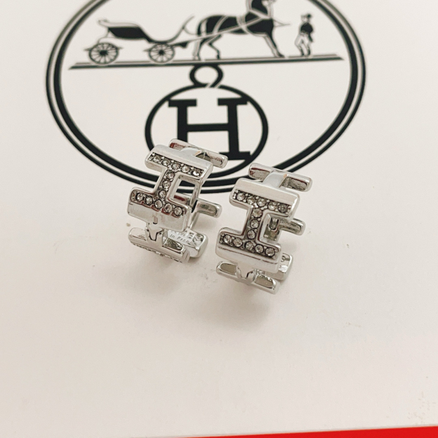 エルメス イヤリング、卓越した職人技の輝き