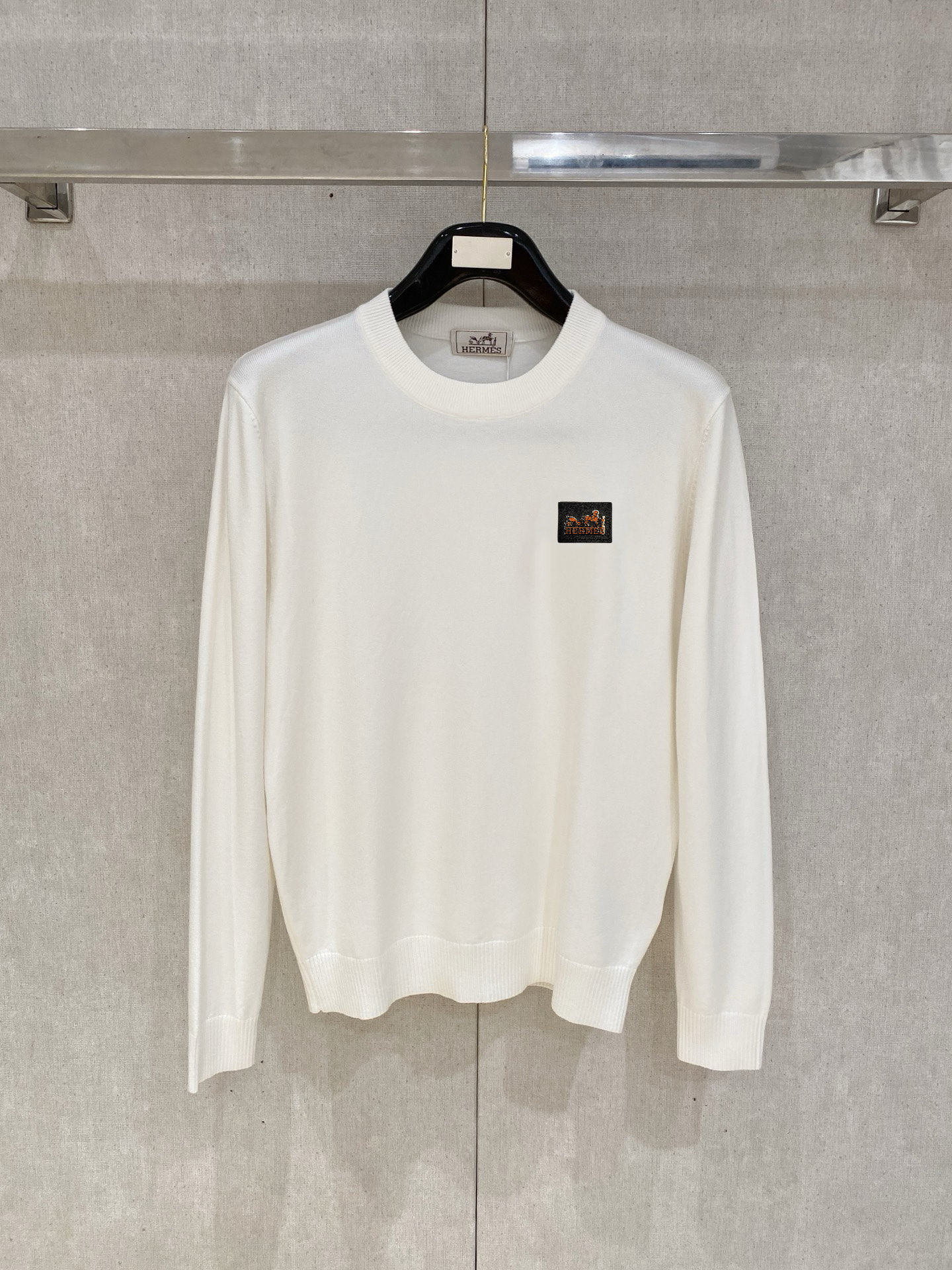 エルメス「Hermès」春季新作ラウンドネックスウェット