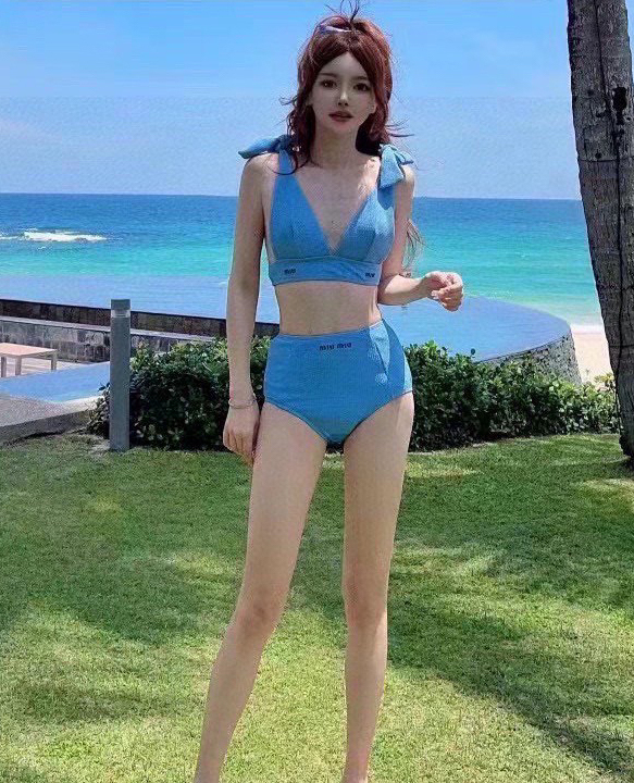 ミュウミュウ「Miu Miu」セパレート水着「2025夏季限定・人気プレミアムスイム登場！」