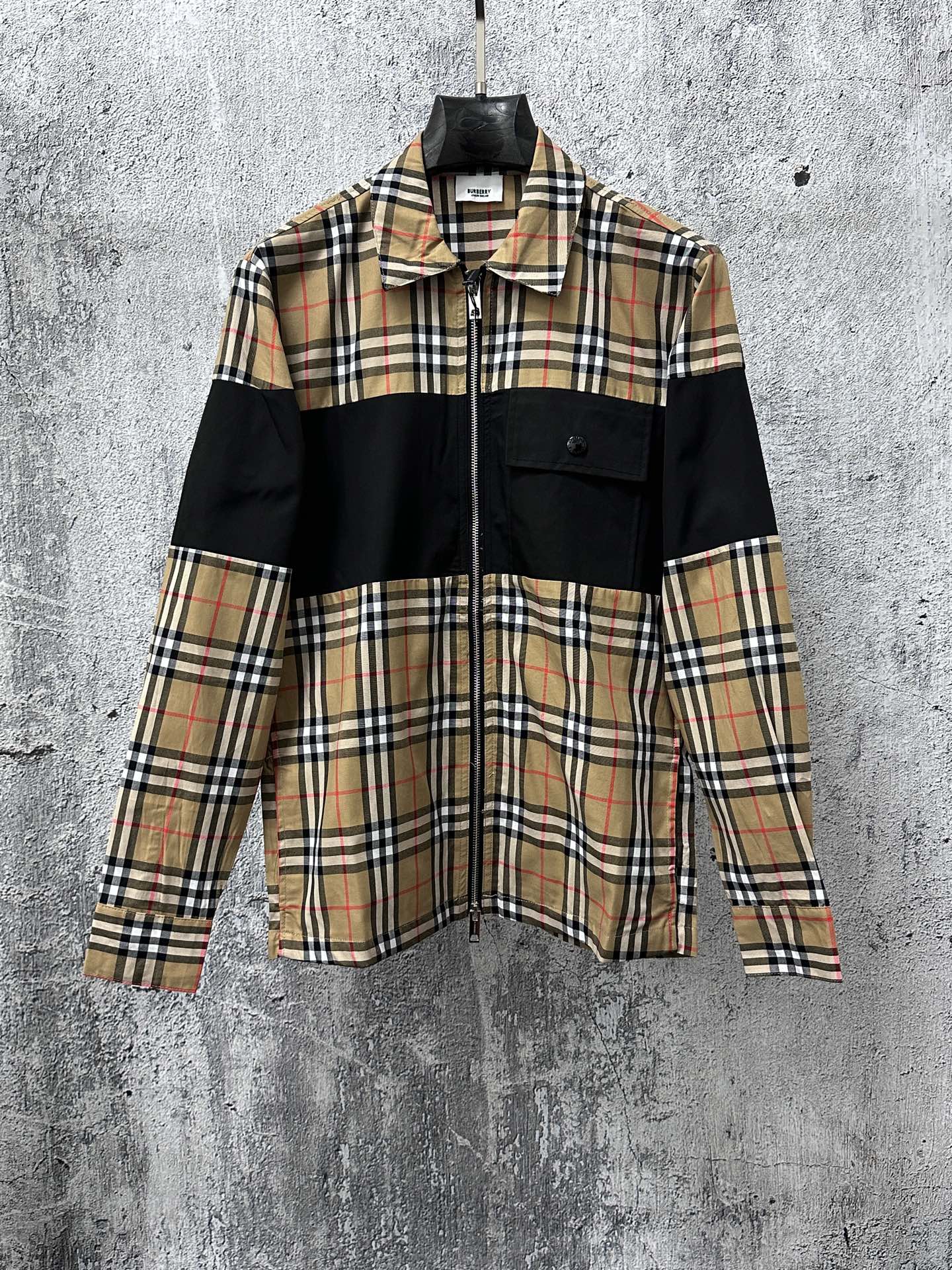 バーバリー「Burberry」 2026年新作 カジュアルシャツ
