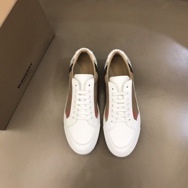 バーバリー「Burberry」Vintage Check ローテクニカルスニーカー メンズ