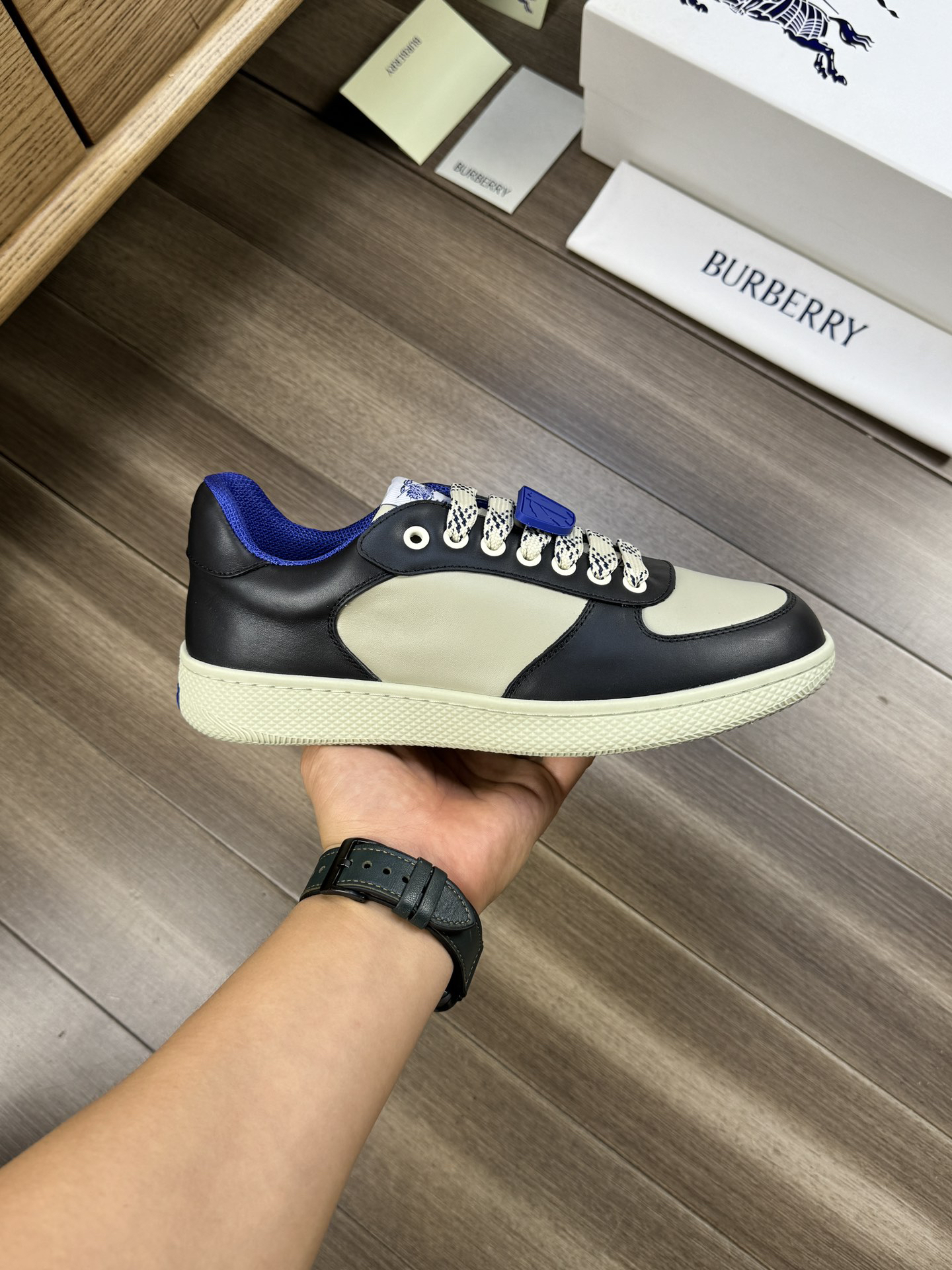 バーバリー「Burberry」TB モノグラム コレクション ローナ バッグ