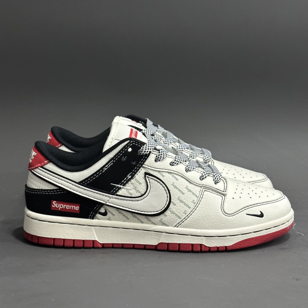 「コラボモデル」Supreme x Nike SB Dunk Low スニーカー
