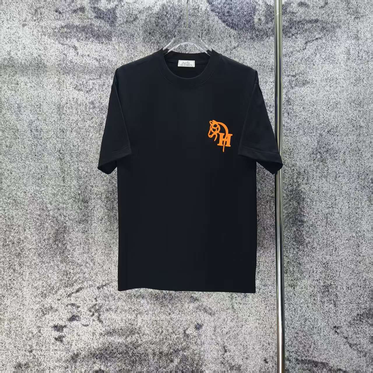 エルメス「Hermès」 クルーネックTシャツ 軽やかな着心地 春夏新作