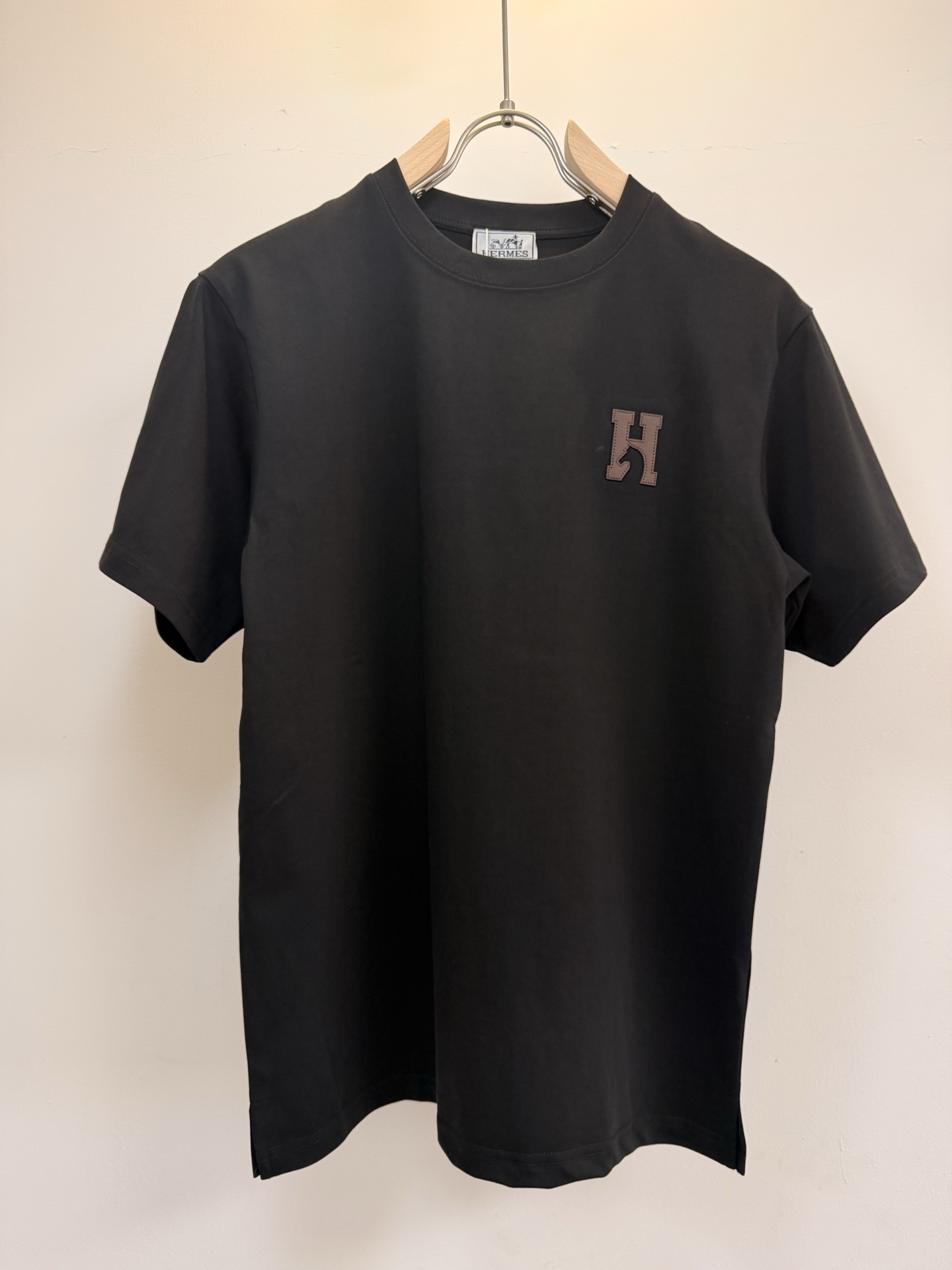 エルメス「Hermès」 クルーネックTシャツ 軽やかな着心地 春夏新作