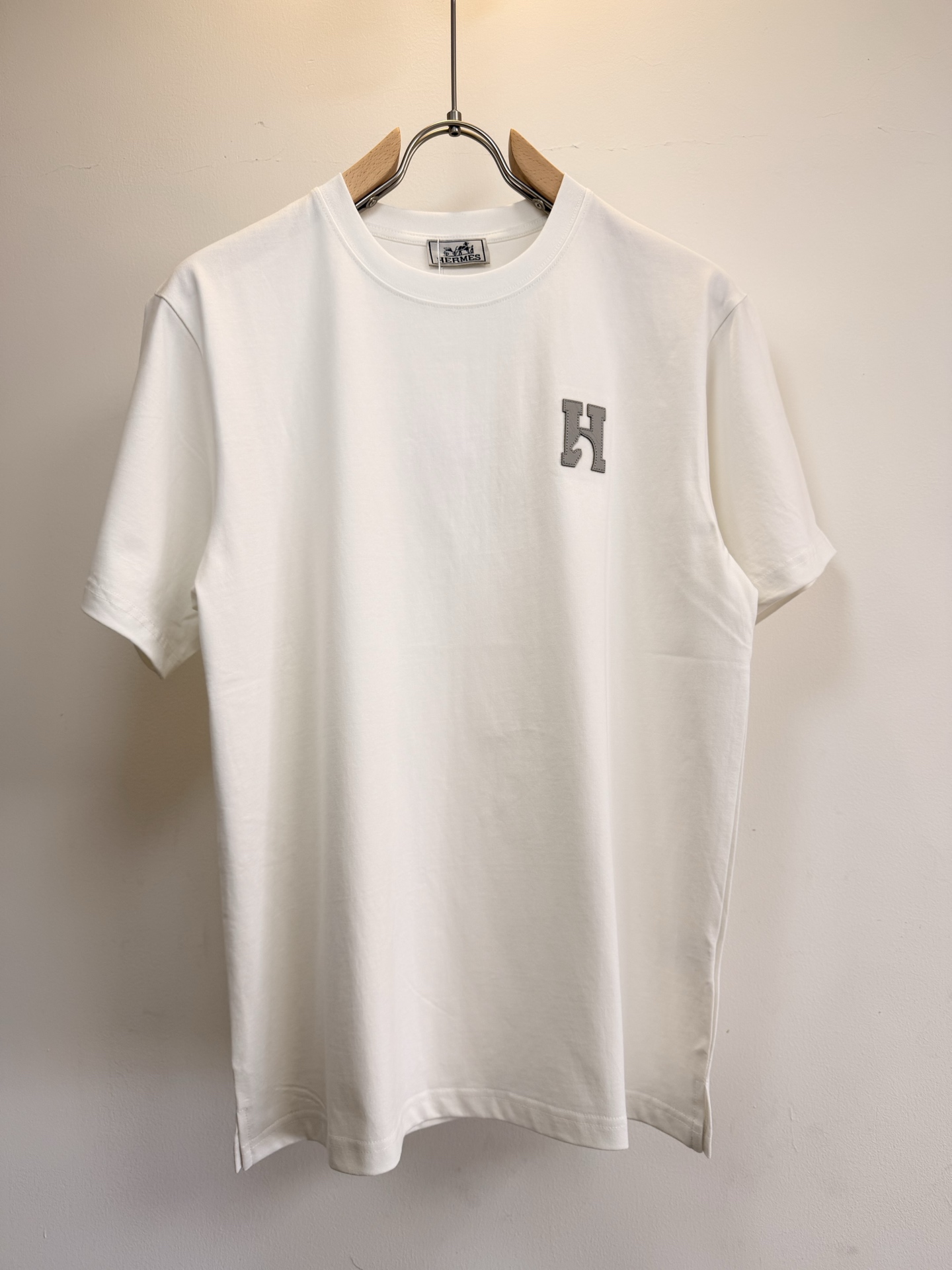 エルメス「Hermès」 クルーネックTシャツ 軽やかな着心地 春夏新作