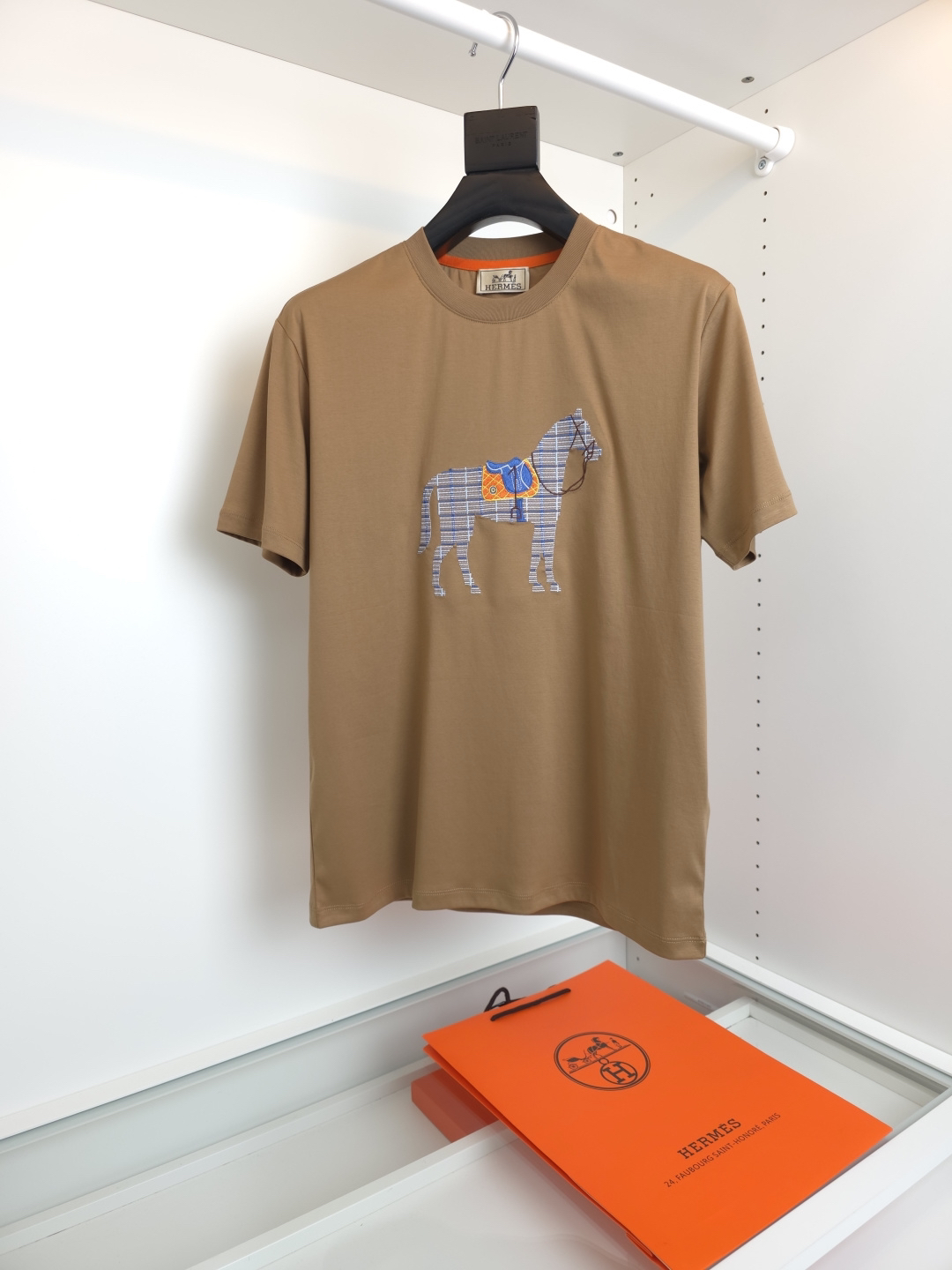 エルメス「Hermès」 クルーネックTシャツ 軽やかな着心地 春夏新作