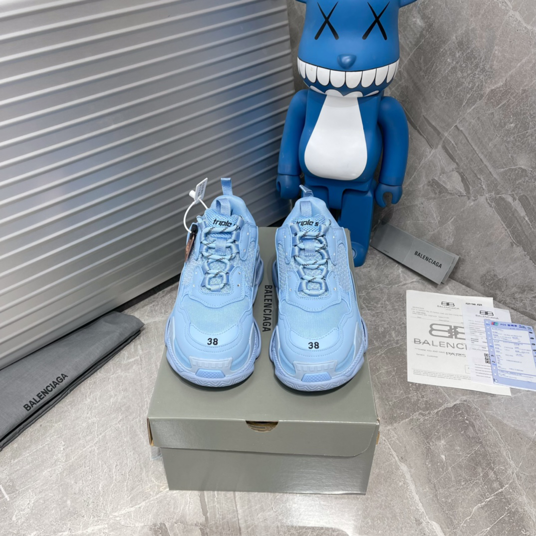 バレンシアガ「Balenciaga」レトロデザイン トリプルエス スニーカー