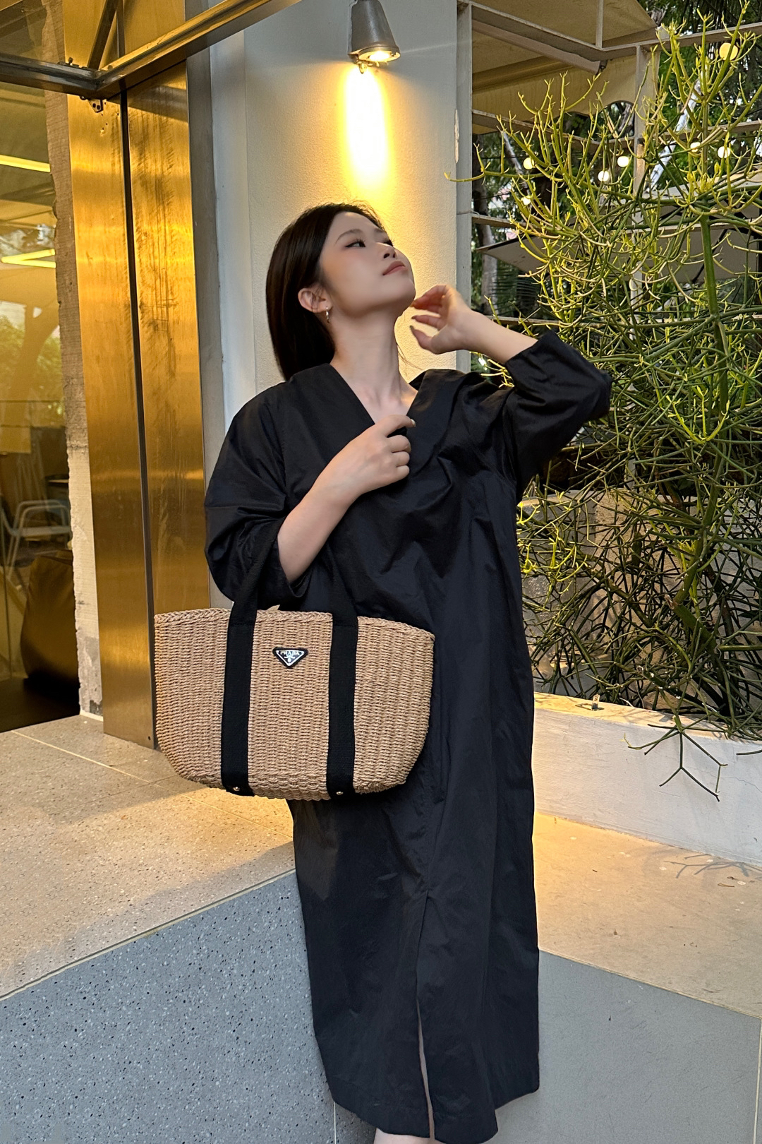 プラダ「Prada」ストロートートバッグ