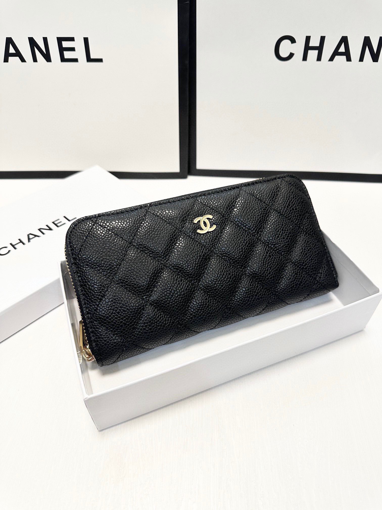 シャネル「Chanel」 ラムスキン フラップ ウォレット 財布