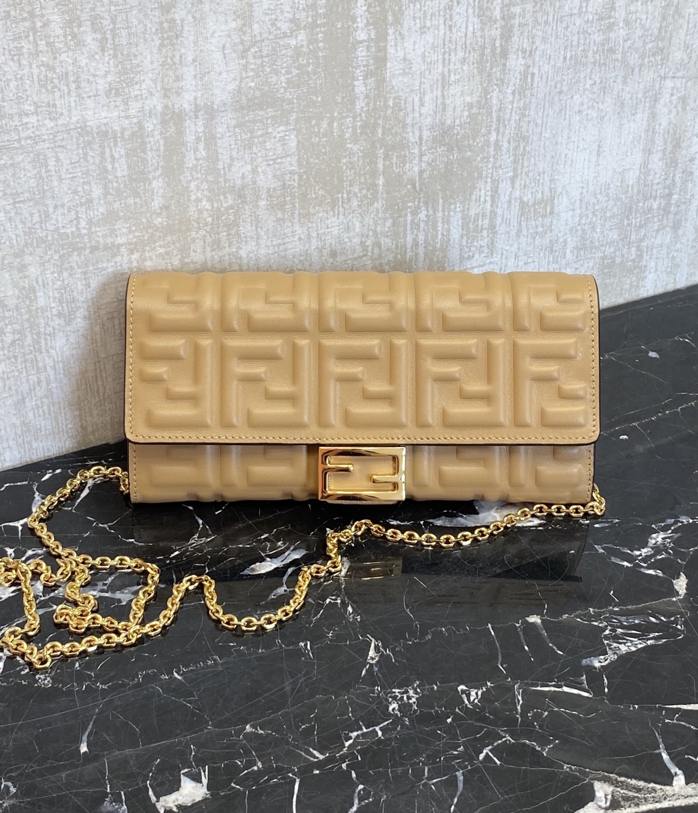 フェンディ「Fendi」バゲット 長財布 ナッパレザー ウォレット