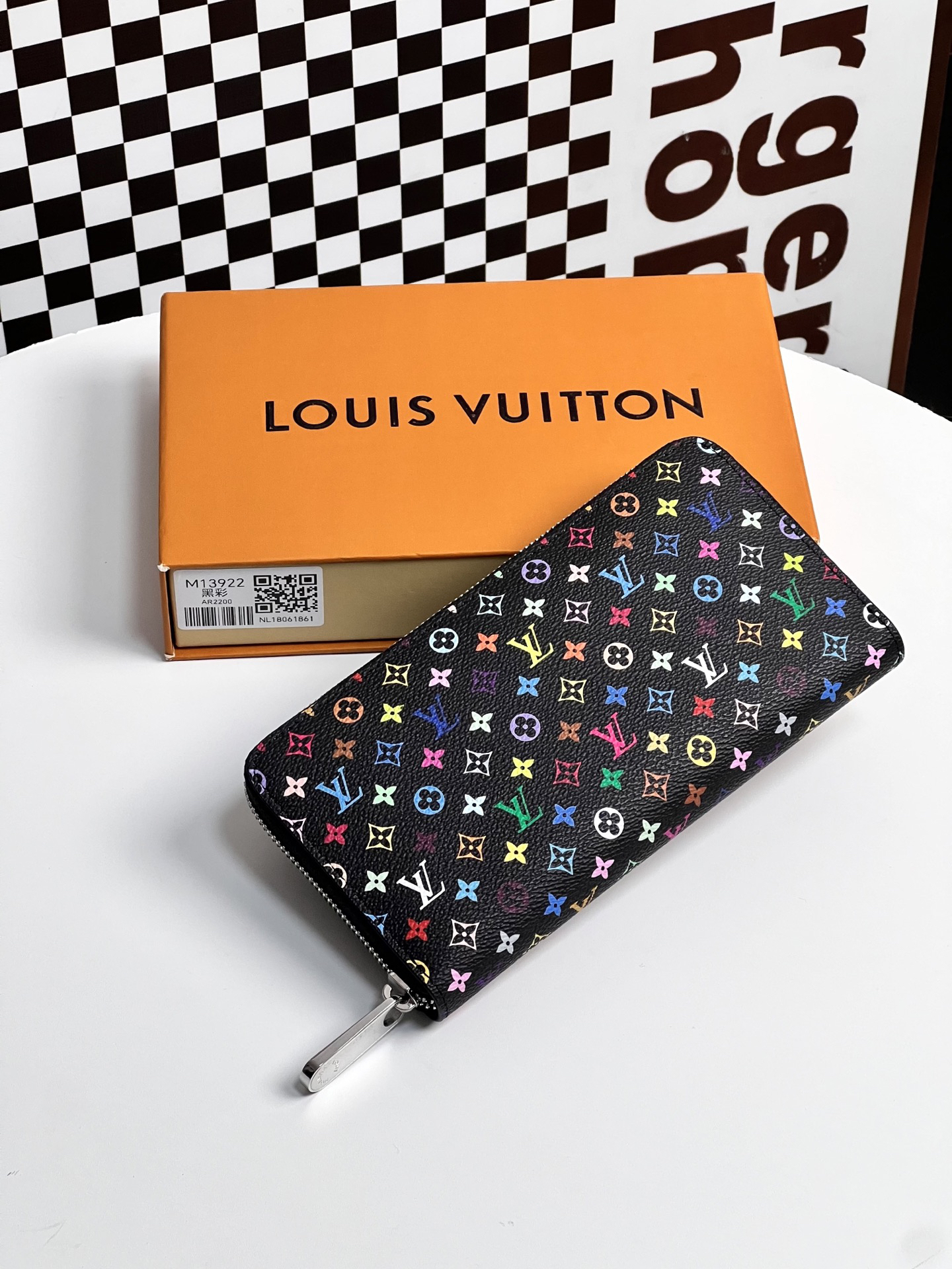 ルイ・ヴィトン「Louis Vuitton」LV × TM ジッピー･ウォレット