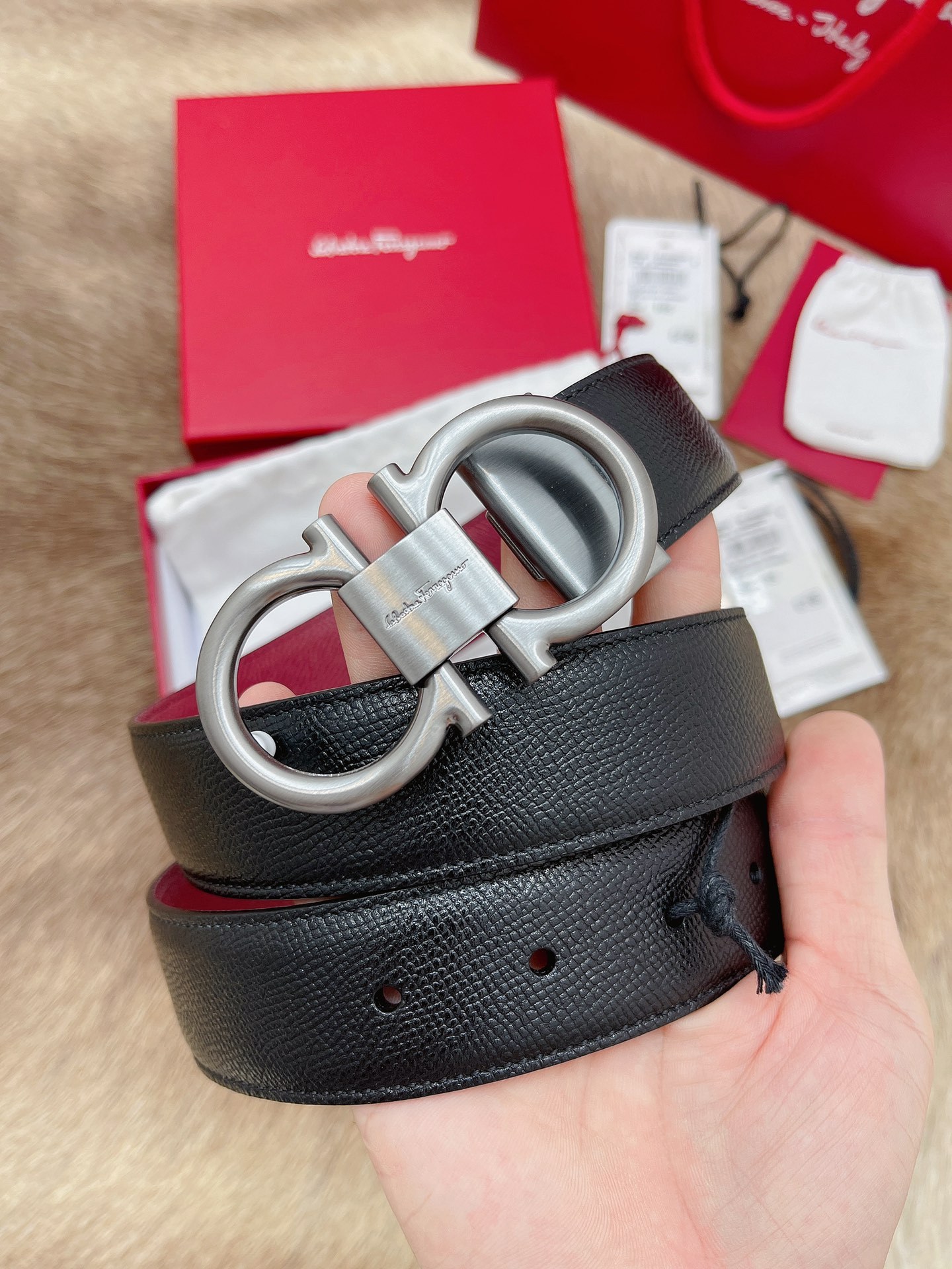【新規倉庫入り】Salvatore Ferragamo 職人仕上げ高級ベルト「全長約 100cm」